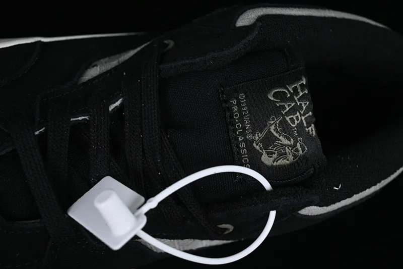 All Categories Vans Vans Series Vans Mid Vans China Vans Half Cab Pro Links Black Gray Vans Official Retro Casual Simple Versatile Skateboard Shoes VN0A38CP2LA